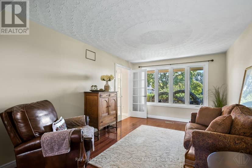 34 Bradley Boulevard — photo 11 of 40