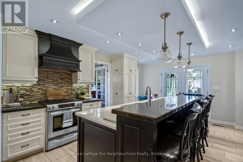 34 Bradley Boulevard — photo 8 of 40