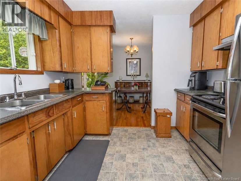 215 Hughes Street — photo 12 of 34