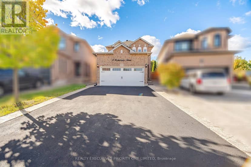 8 Waterbury Street, Caledon