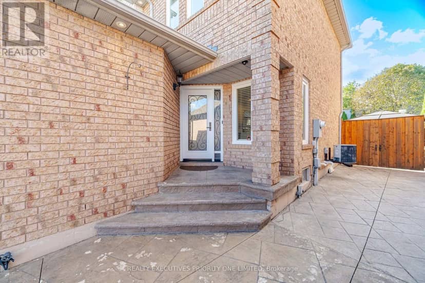 8 Waterbury Street, Caledon, photo 3