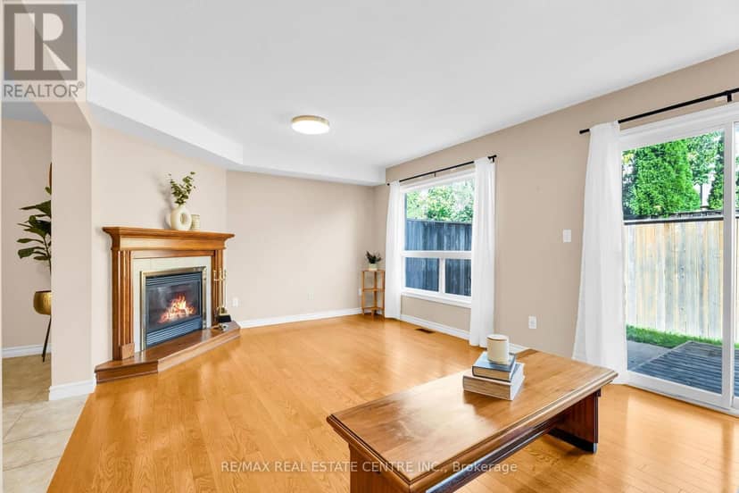 11 - 20 Shackleton Drive — photo 15 of 34