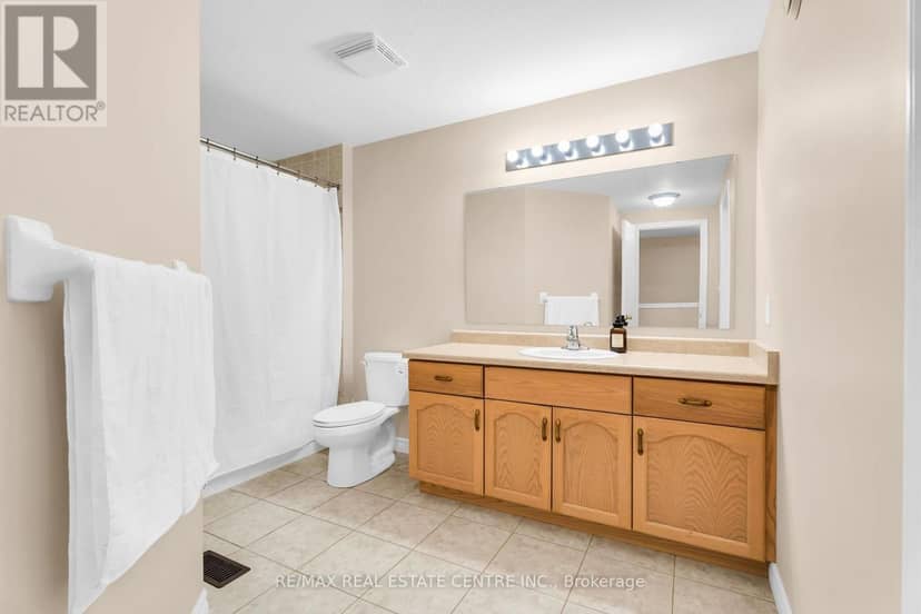 11 - 20 Shackleton Drive — photo 28 of 34