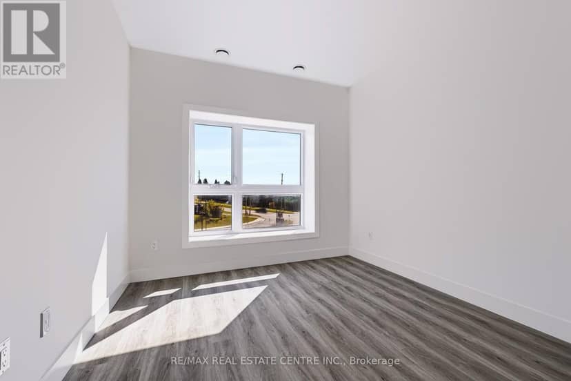 313 - 1000 Lackner Place — photo 14 of 32