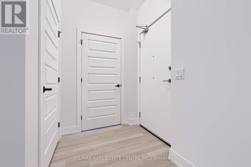 124 - 1100 Lackner Place — photo 4 of 24