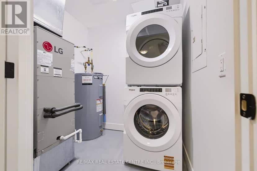 124 - 1100 Lackner Place — photo 5 of 24