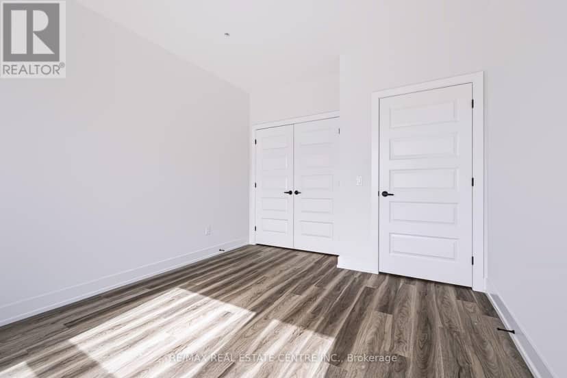 517 - 1100 Lackner Place — photo 15 of 29