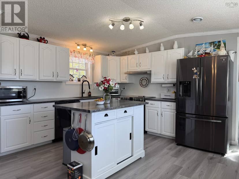 14 Ventura Avenue — photo 7 of 30