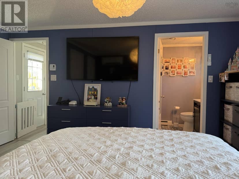 14 Ventura Avenue — photo 16 of 30