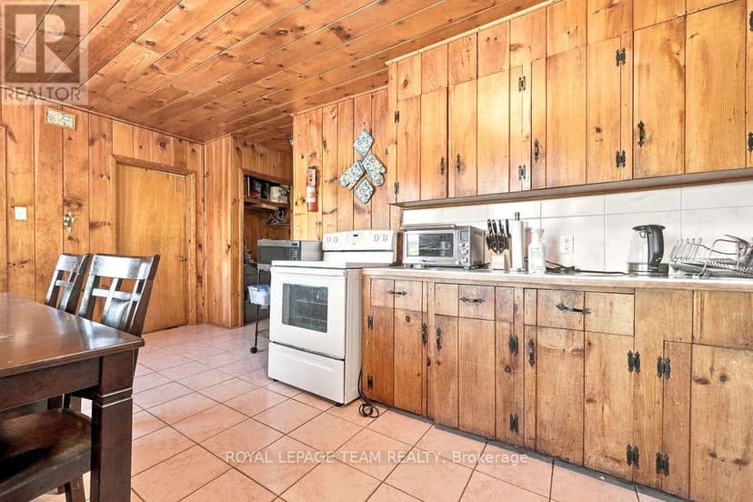 662 Long Lake Road — photo 22 of 36