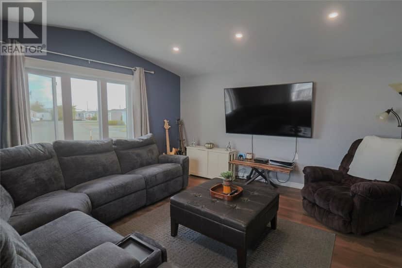 15 Fogwill Place — photo 4 of 14