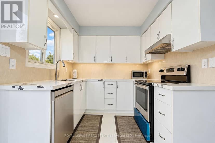 10 - 10 Reidmount Avenue — photo 14 of 40