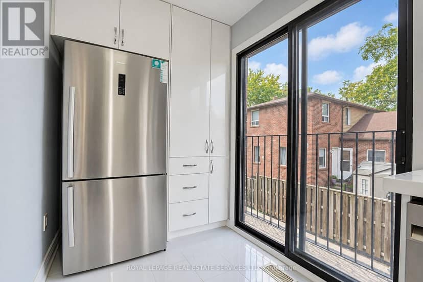 10 - 10 Reidmount Avenue — photo 19 of 40