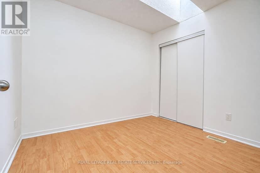 10 - 10 Reidmount Avenue — photo 23 of 40