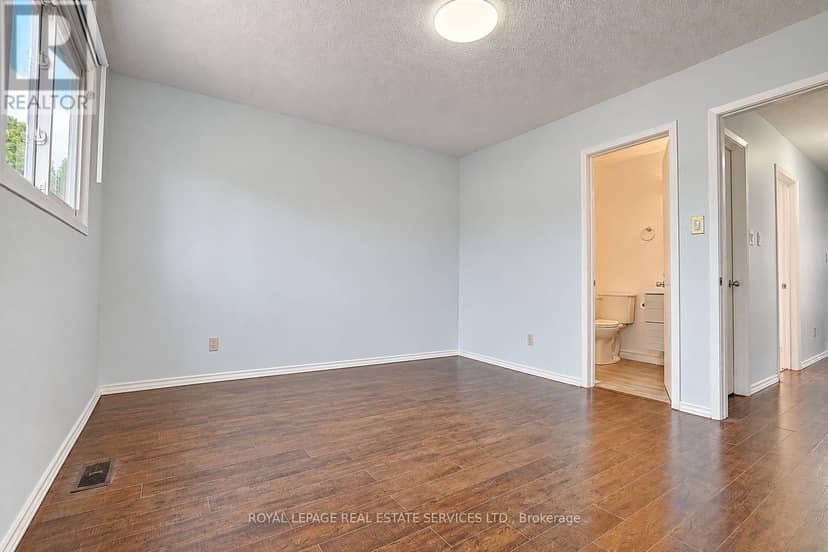 10 - 10 Reidmount Avenue — photo 28 of 40