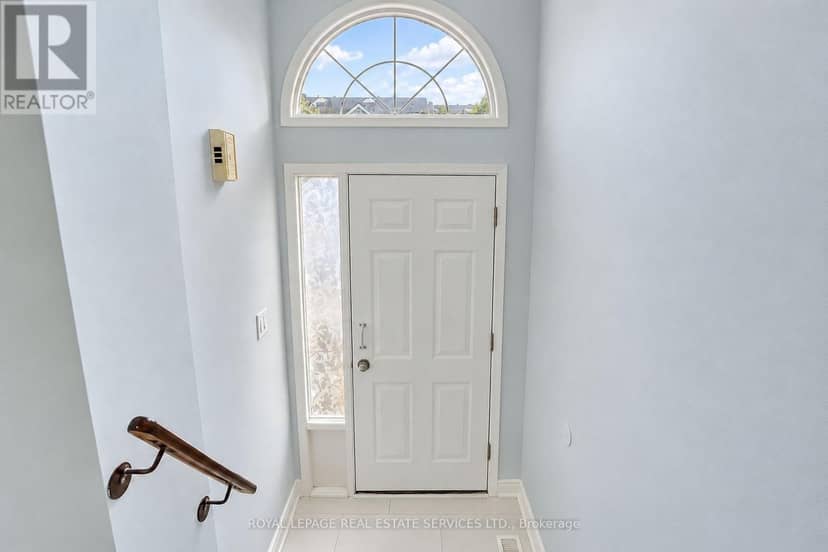10 - 10 Reidmount Avenue, Toronto, photo 3