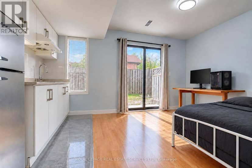 10 - 10 Reidmount Avenue — photo 34 of 40