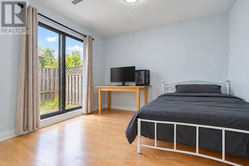 10 - 10 Reidmount Avenue — photo 35 of 40
