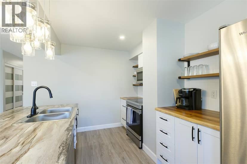 215 TRUDEAU DRIVE Unit# 69 — photo 12 of 32
