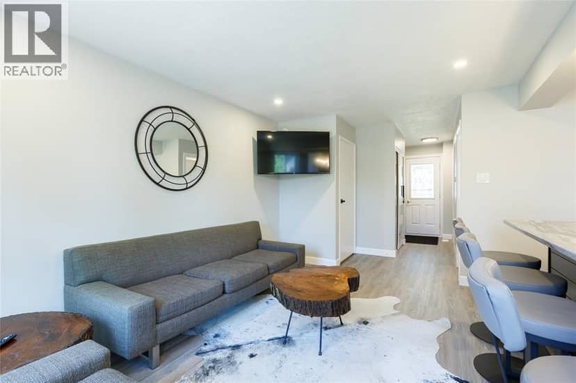 215 TRUDEAU DRIVE Unit# 69 — photo 13 of 32
