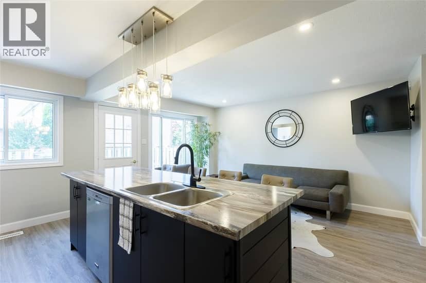215 TRUDEAU DRIVE Unit# 69 — photo 9 of 32