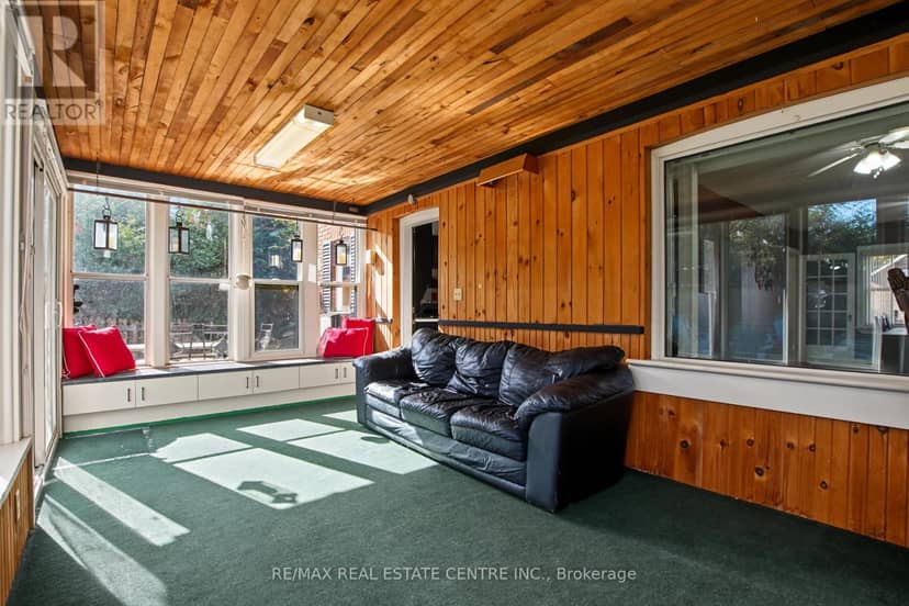 215 Elgin Street S — photo 18 of 40