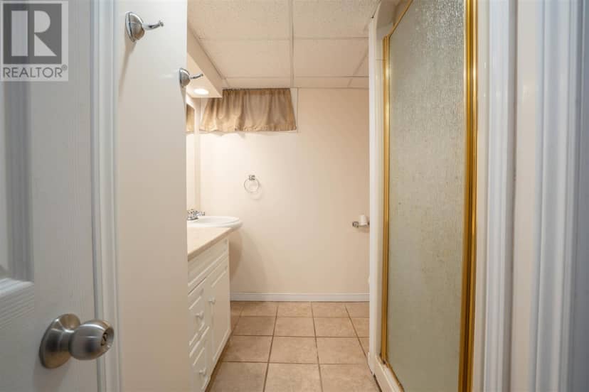 34 Routledge AVE — photo 10 of 32