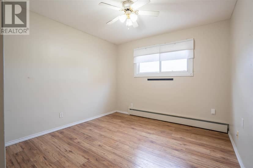 34 Routledge AVE — photo 7 of 32
