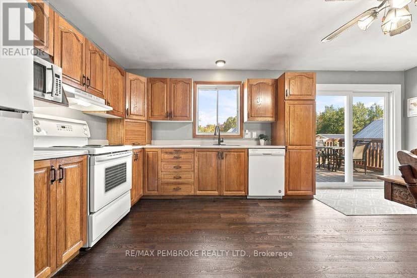 37800 41 Highway — photo 9 of 40