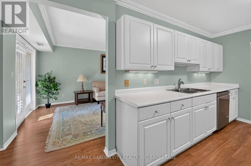 107 - 4090 John Charles Boulevard, Lincoln, photo 8