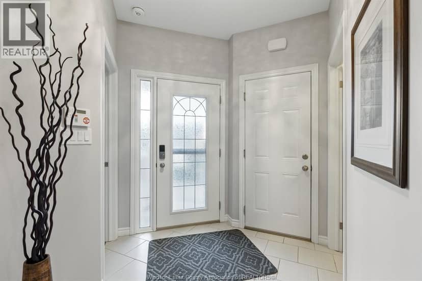 6114 Tiburon Crescent — photo 21 of 35