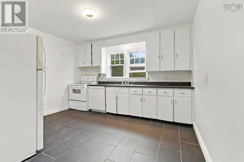 3194 Stanford Street — photo 9 of 40