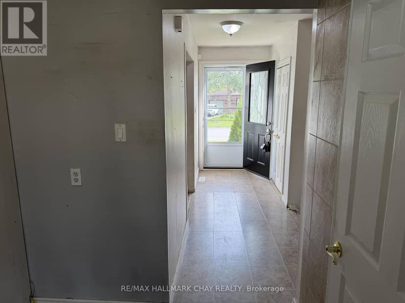 2 Birchwood Drive, Barrie, photo 3