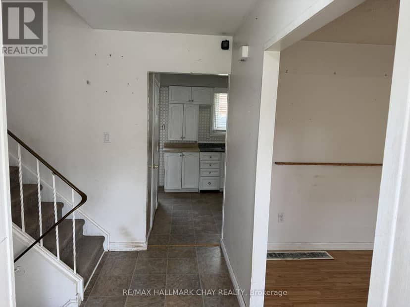 2 Birchwood Drive, Barrie, photo 4