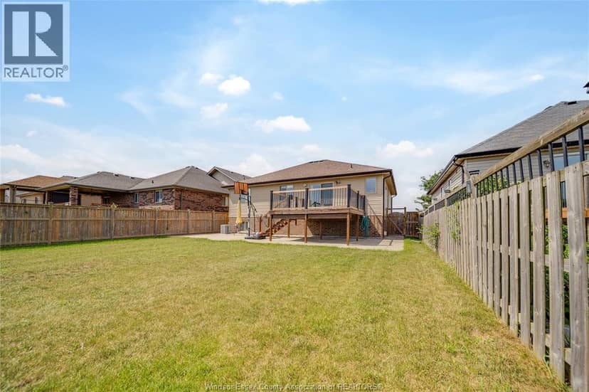 3072 Troup Crescent — photo 31 of 33