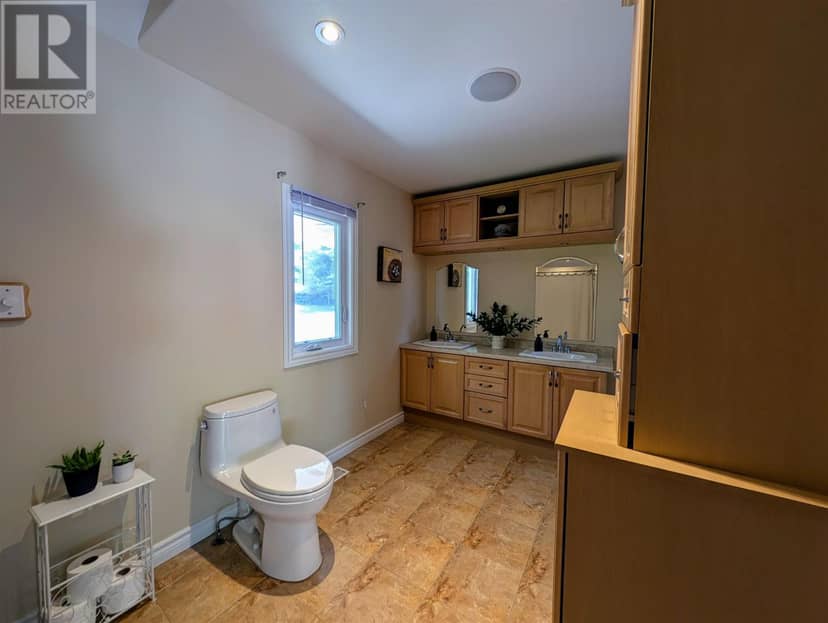 11 River DR — photo 25 of 40