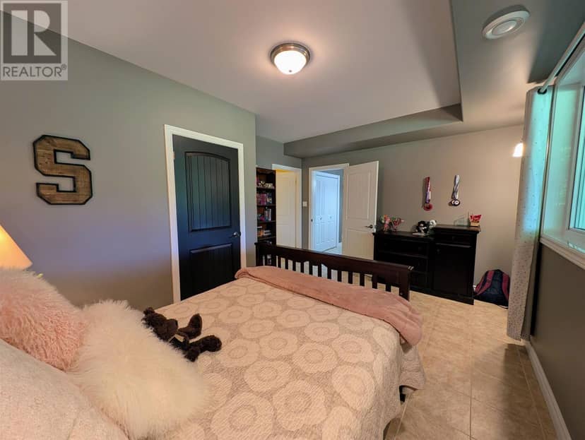 11 River DR — photo 32 of 40