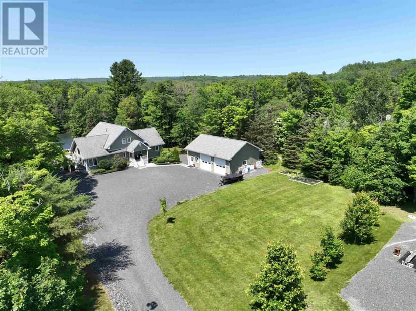 11 River DR, Blind River, photo 3