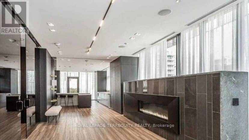 505 - 8 Eglinton Avenue E — photo 26 of 28
