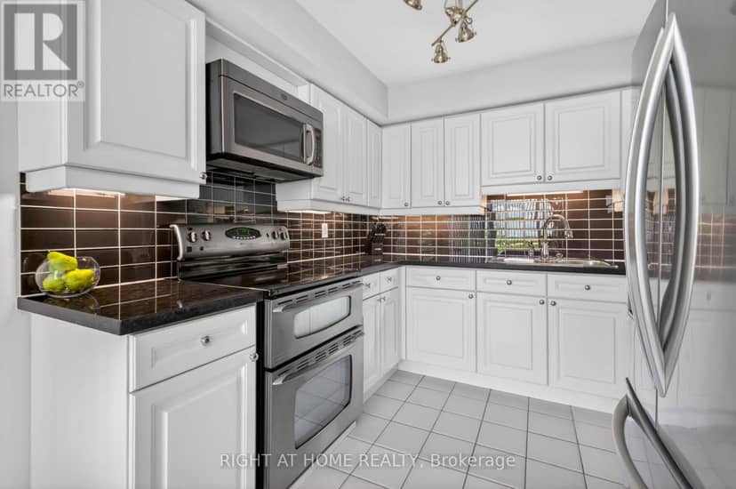 607 - 1 Palace Pier Court — photo 7 of 18