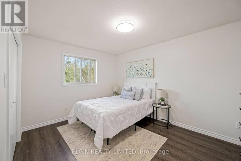 52 Oldewood Crescent — photo 13 of 34