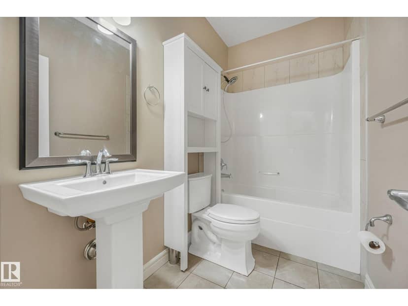 2304 89 ST SW — photo 15 of 33