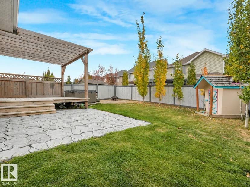 2304 89 ST SW — photo 16 of 33