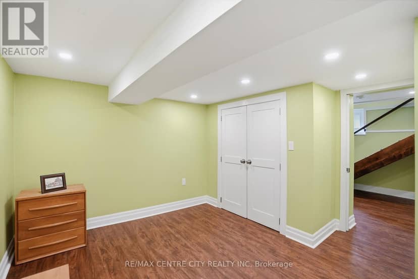 441 Woodman Avenue — photo 38 of 40