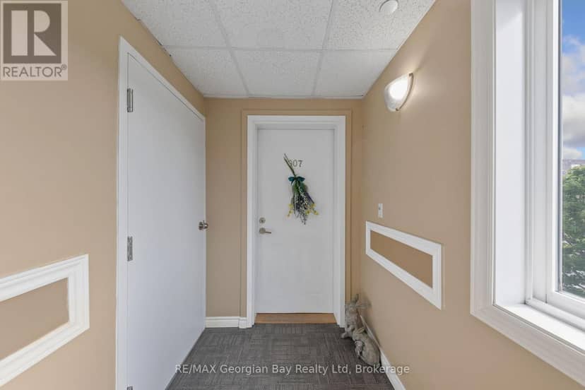 307 - 4 Beck Boulevard — photo 4 of 34