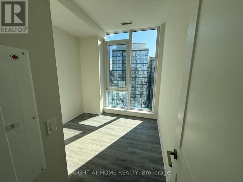 PH03 - 15 Ellerslie Avenue — photo 11 of 27
