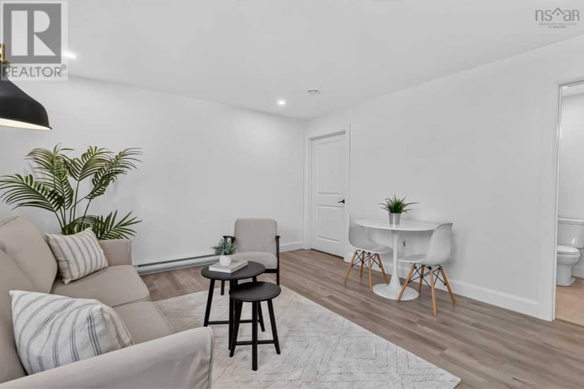 PC-2 6 Pearlgarden Close — photo 6 of 34