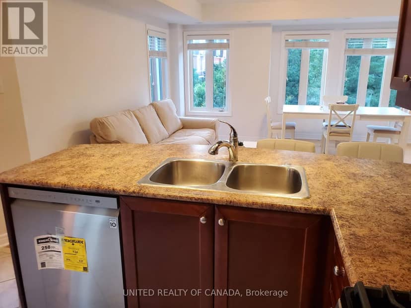 330 - 312 John Street — photo 13 of 39