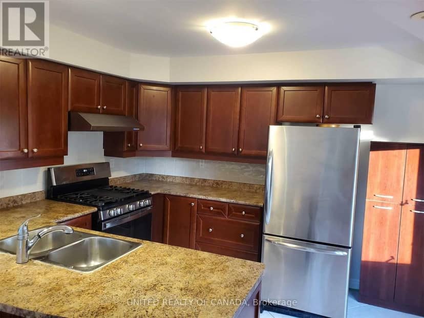 330 - 312 John Street — photo 17 of 39