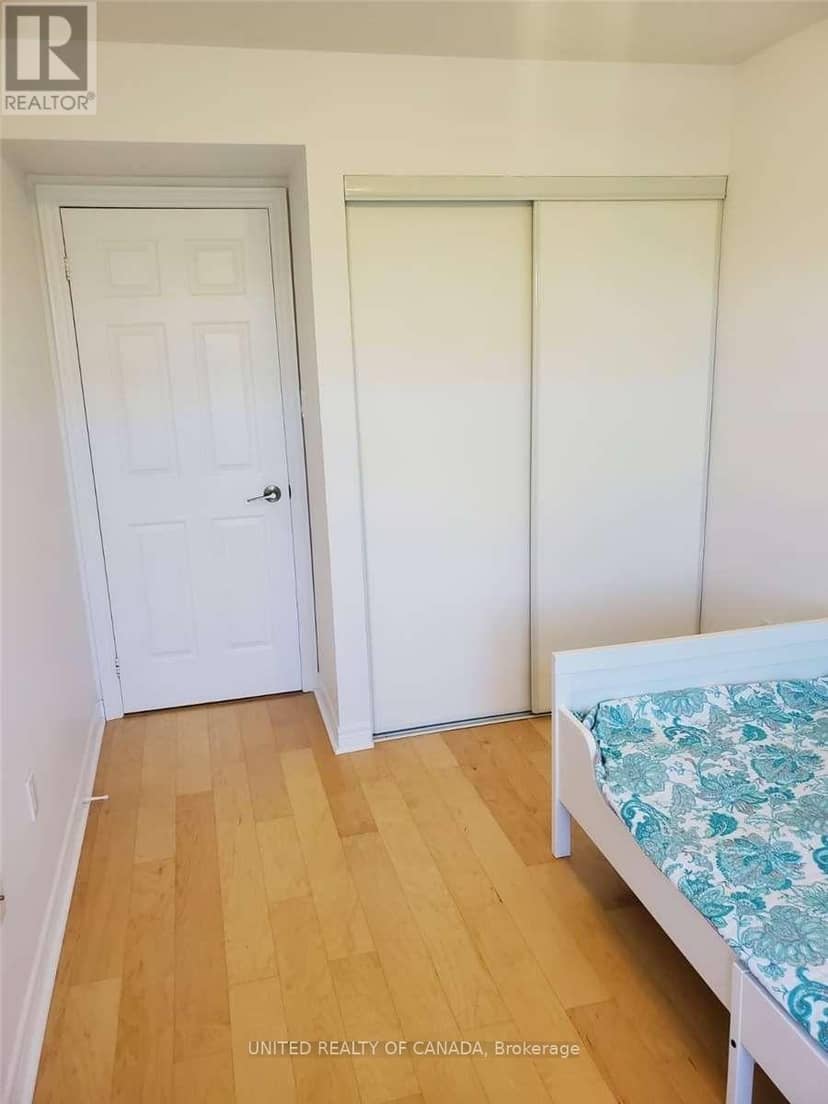 330 - 312 John Street — photo 24 of 39
